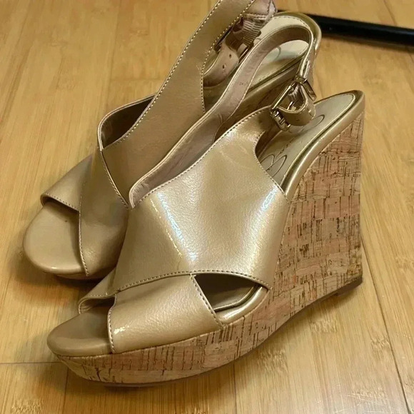 Jessica Simpson Shiny Taupe Faux Leather Colavita Cork Wedges size 7 - Picture 1 of 8